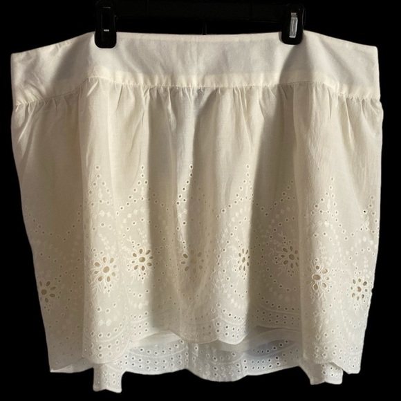 Torrid Women’s Ivory Eyelet Mini Skirt Size 3X Plus Size 100% Cotton - Picture 1 of 5